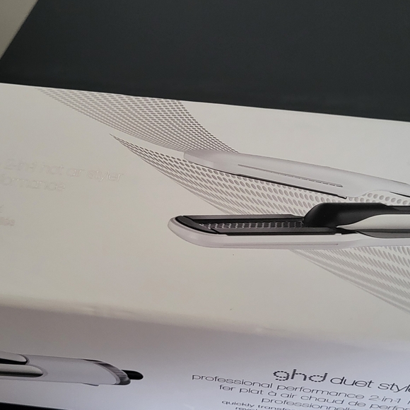 GHD Duet 2-in-1 Hot Air Hair Styler - Picture 2 of 8